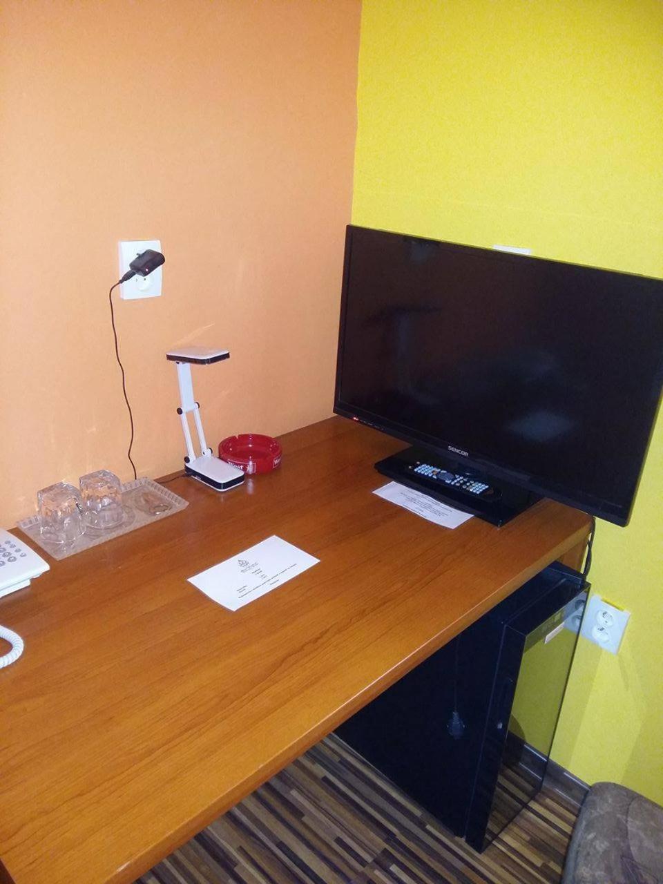 Hotel Centrál Šaľa Sala Quarto foto