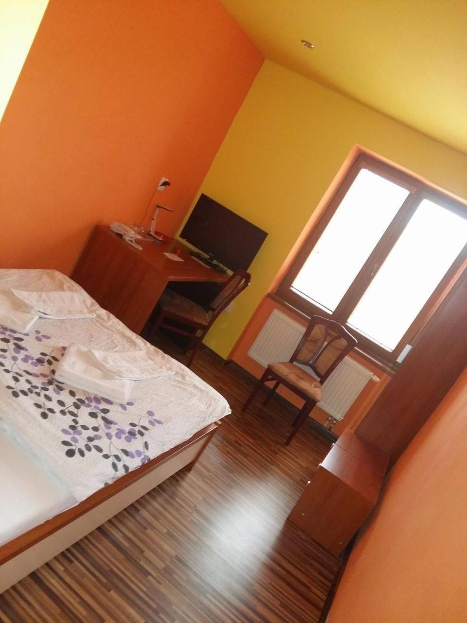 Hotel Centrál Šaľa Sala Quarto foto